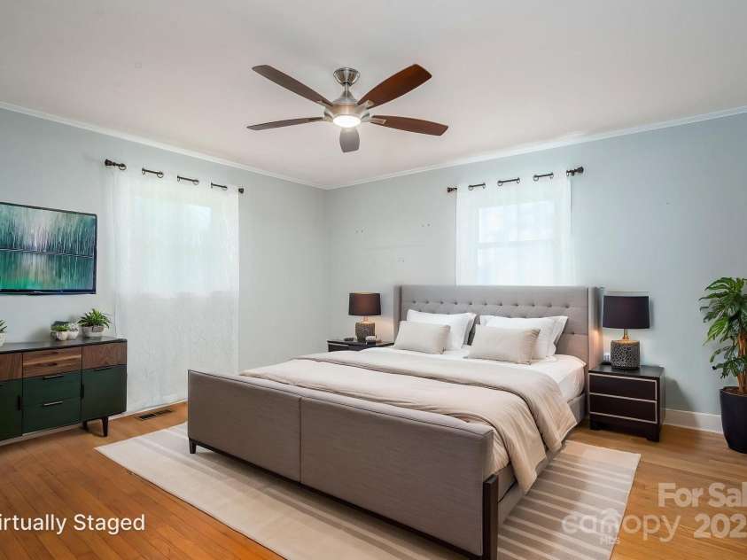 3340 Wrenwood Drive, Newton, NC 28658.  MLS# CAR4248682, YatesRealty ID 12500. 