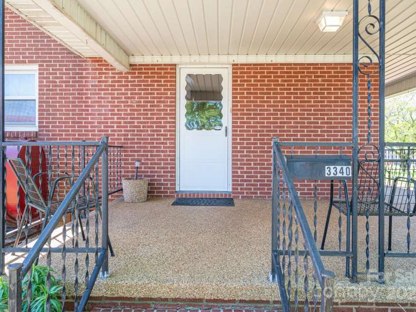 3340 Wrenwood Drive, Newton, NC 28658.  MLS# CAR4248682, YatesRealty ID 12500. 