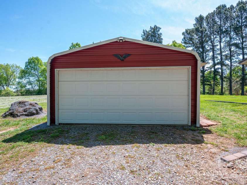 3340 Wrenwood Drive, Newton, NC 28658.  MLS# CAR4248682, YatesRealty ID 12500. 