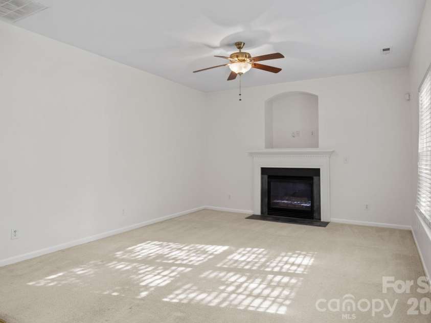 14307 O Casey Lane, Charlotte, NC 28213.  MLS# CAR4355673, YatesRealty ID 12501. 