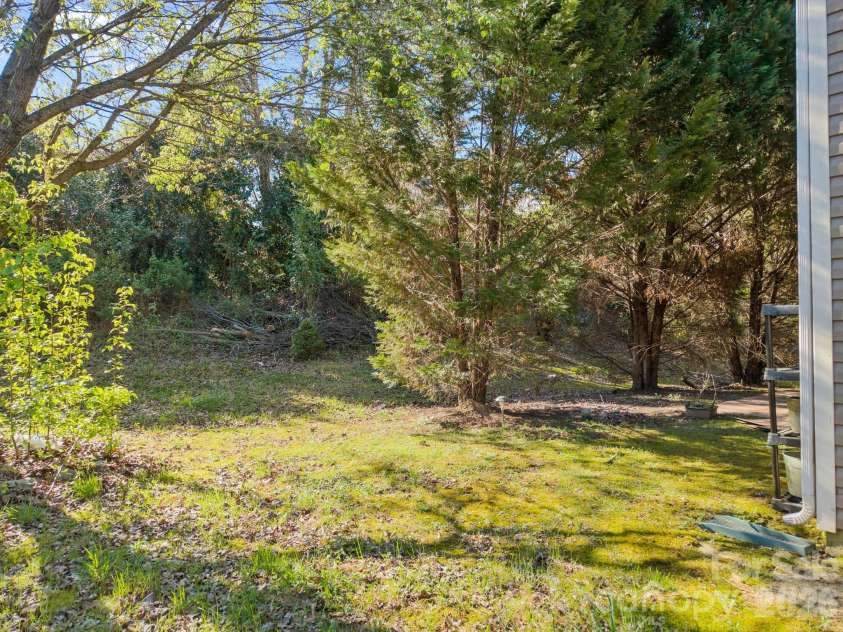 14307 O Casey Lane, Charlotte, NC 28213.  MLS# CAR4355673, YatesRealty ID 12501. 