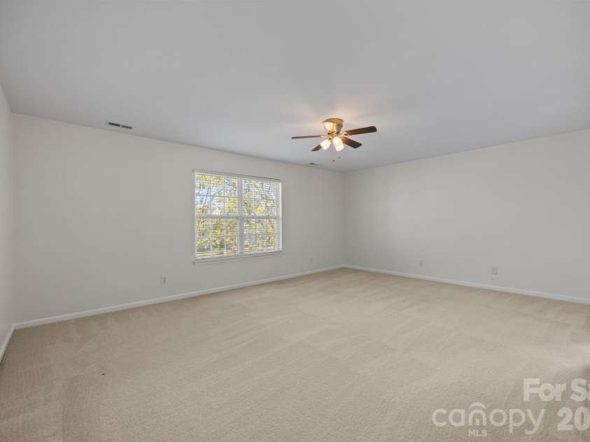 14307 O Casey Lane, Charlotte, NC 28213.  MLS# CAR4355673, YatesRealty ID 12501. Large Primary Bedroom Upper Level