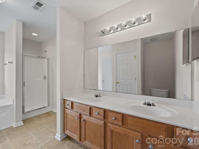 14307 O Casey Lane, Charlotte, NC 28213.  MLS# CAR4355673, YatesRealty ID 12501. Primary Bath with dual vanities