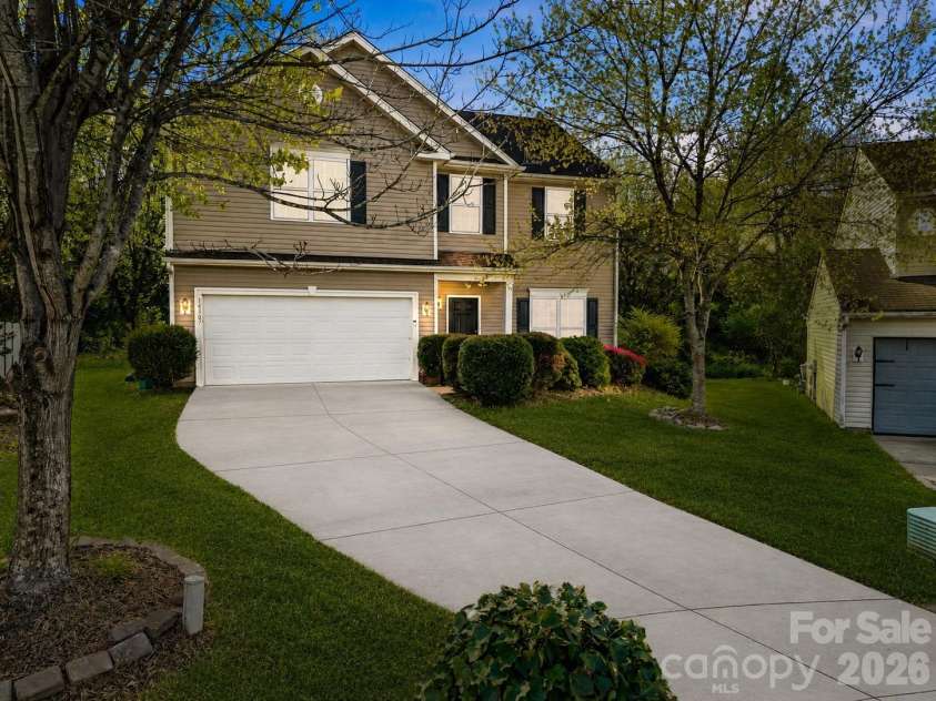 14307 O Casey Lane, Charlotte, NC 28213.  MLS# CAR4355673, YatesRealty ID 12501. Welcome Home!