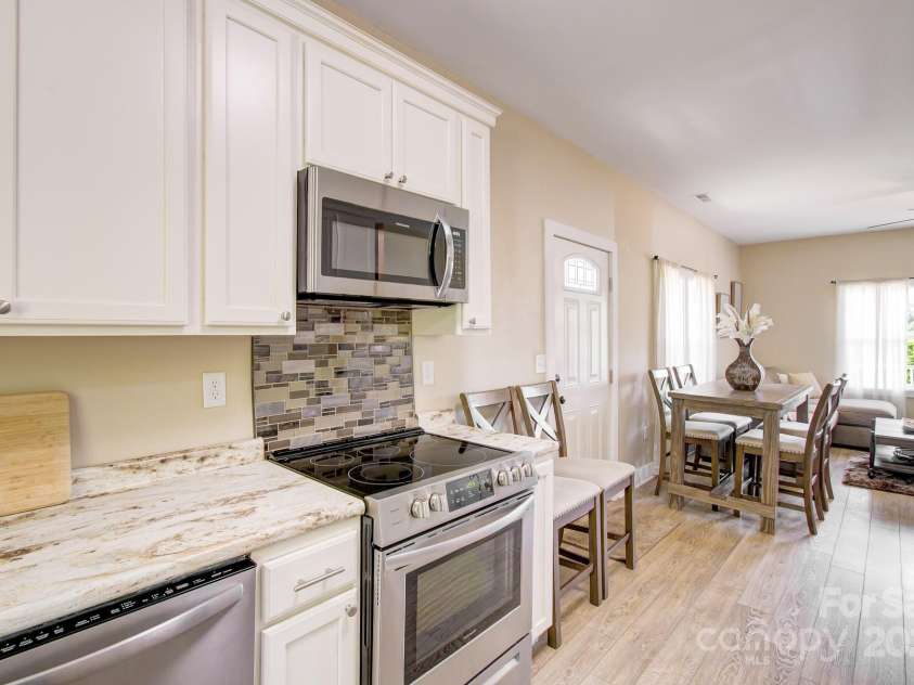 106 Thistle Field Drive, Asheville, NC 28806.  MLS# CAR4256530, YatesRealty ID 12502. 