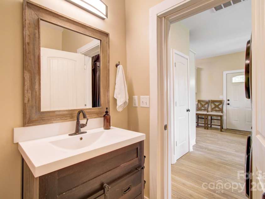 106 Thistle Field Drive, Asheville, NC 28806.  MLS# CAR4256530, YatesRealty ID 12502. 