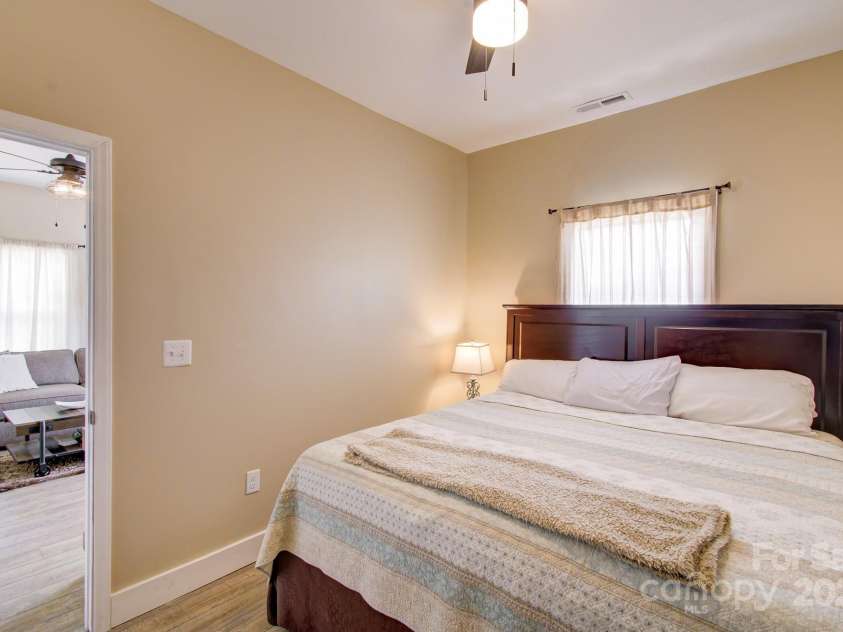 106 Thistle Field Drive, Asheville, NC 28806.  MLS# CAR4256530, YatesRealty ID 12502. 