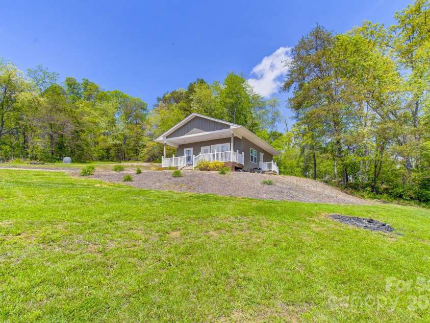 106 Thistle Field Drive, Asheville, NC 28806.  MLS# CAR4256530, YatesRealty ID 12502. 