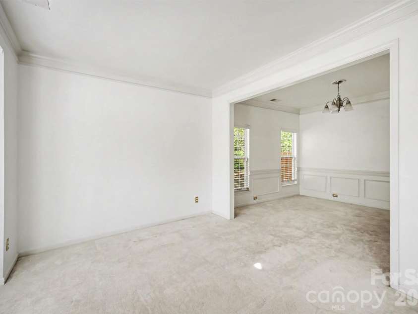 11647 Northwoods Forest Drive, Charlotte, NC 28214.  MLS# CAR4370373, YatesRealty ID 12502. 