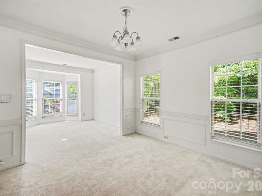 11647 Northwoods Forest Drive, Charlotte, NC 28214.  MLS# CAR4370373, YatesRealty ID 12502. 
