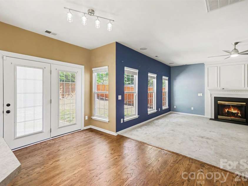 11647 Northwoods Forest Drive, Charlotte, NC 28214.  MLS# CAR4370373, YatesRealty ID 12502. 