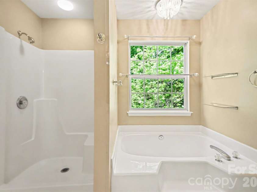 11647 Northwoods Forest Drive, Charlotte, NC 28214.  MLS# CAR4370373, YatesRealty ID 12502. 