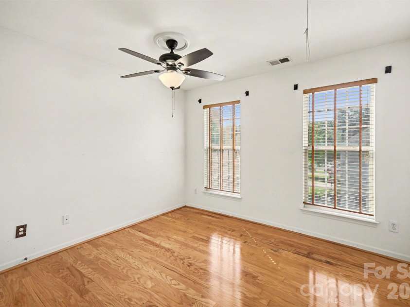 11647 Northwoods Forest Drive, Charlotte, NC 28214.  MLS# CAR4370373, YatesRealty ID 12502. 
