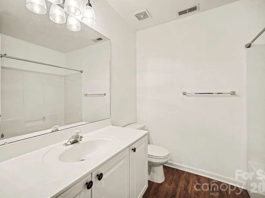 11647 Northwoods Forest Drive, Charlotte, NC 28214.  MLS# CAR4370373, YatesRealty ID 12502. 