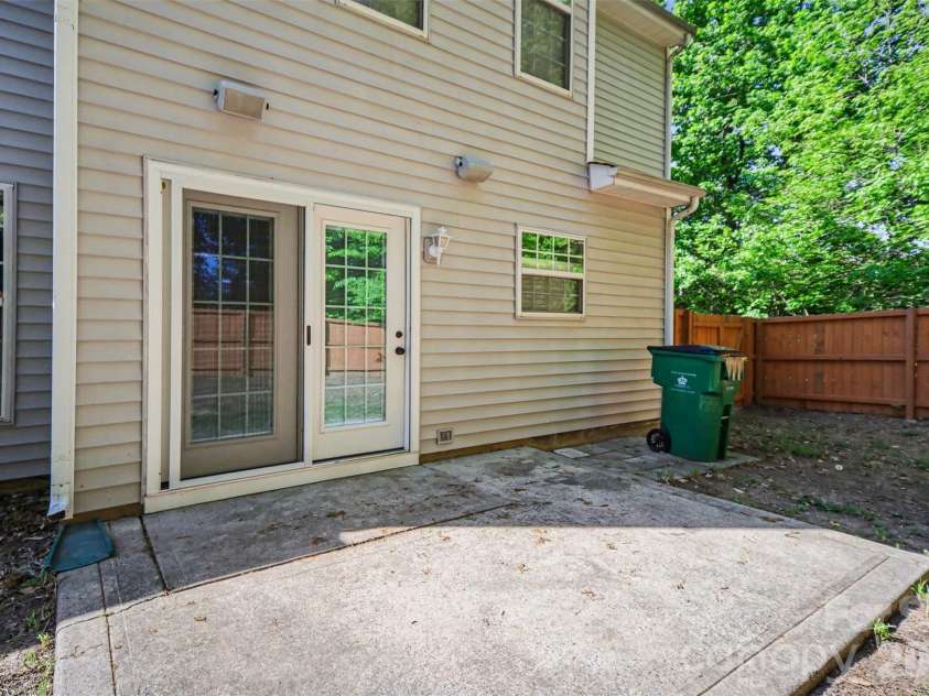 11647 Northwoods Forest Drive, Charlotte, NC 28214.  MLS# CAR4370373, YatesRealty ID 12502. 