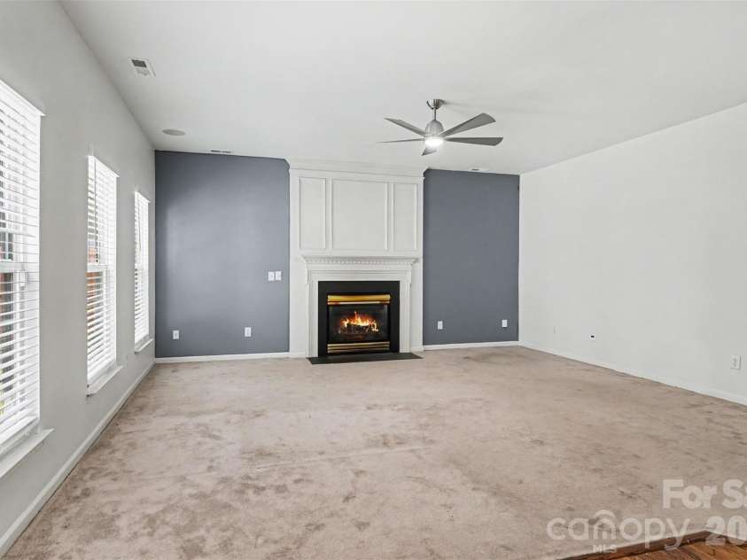 11647 Northwoods Forest Drive, Charlotte, NC 28214.  MLS# CAR4370373, YatesRealty ID 12502. 