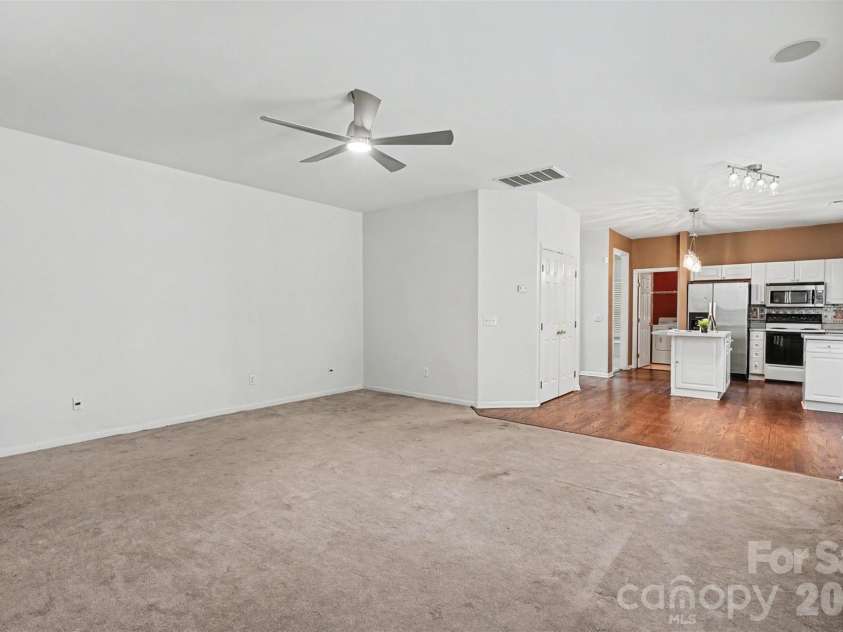 11647 Northwoods Forest Drive, Charlotte, NC 28214.  MLS# CAR4370373, YatesRealty ID 12502. 