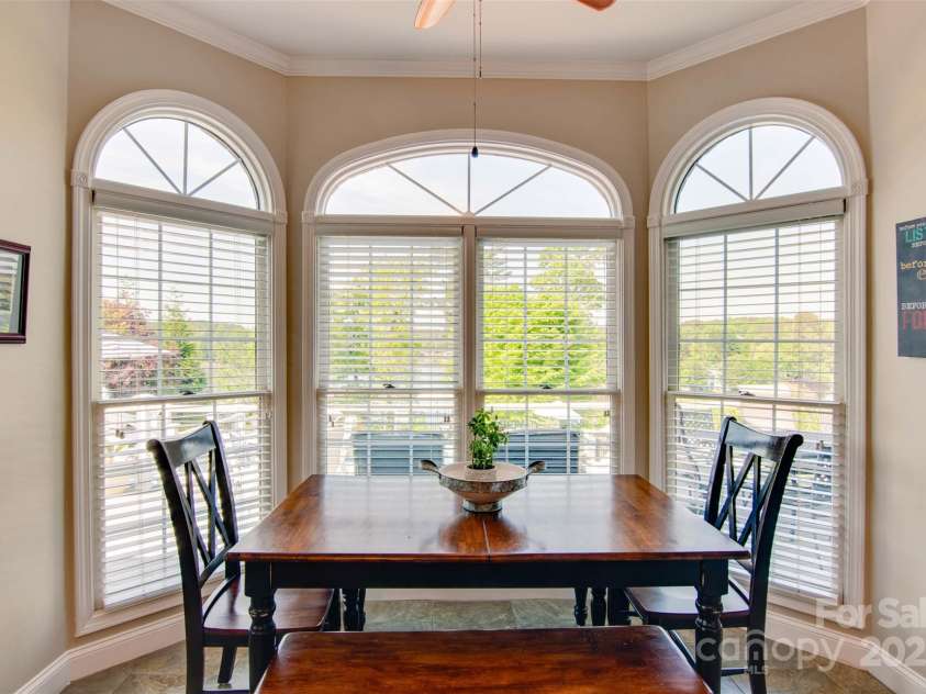 181 Edgewater Road, Hickory, NC 28601.  MLS# CAR4250926, YatesRealty ID 12505. 