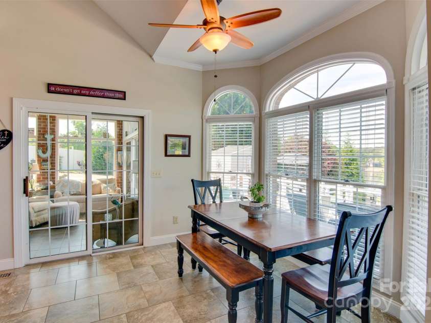 181 Edgewater Road, Hickory, NC 28601.  MLS# CAR4250926, YatesRealty ID 12505. 