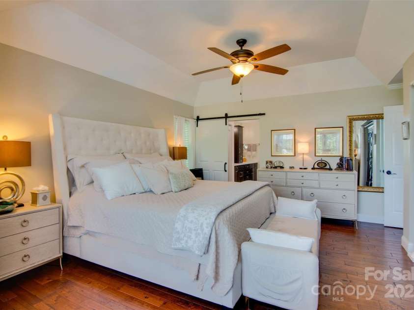 181 Edgewater Road, Hickory, NC 28601.  MLS# CAR4250926, YatesRealty ID 12505. 