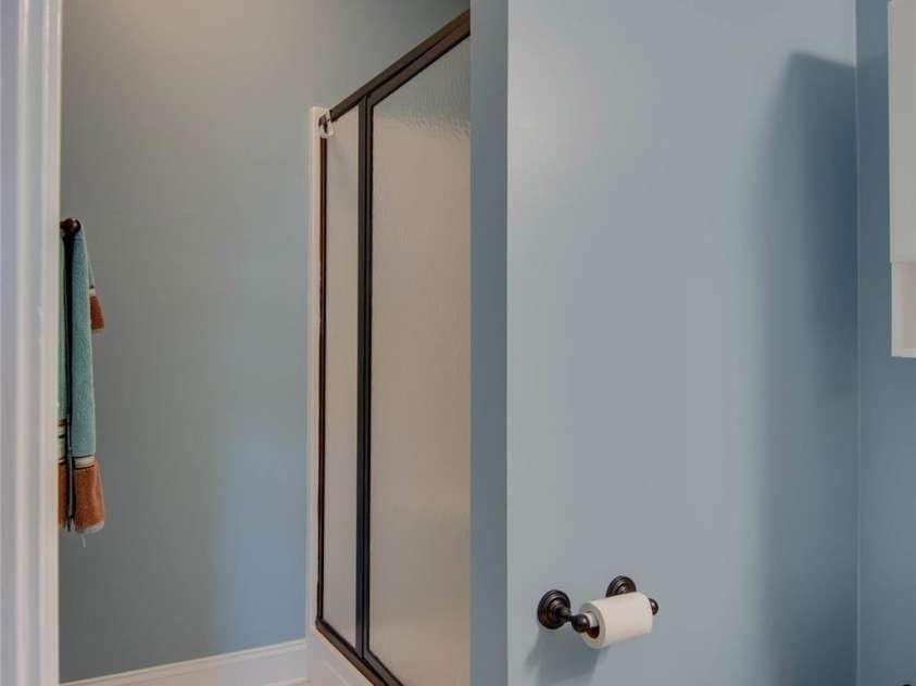 181 Edgewater Road, Hickory, NC 28601.  MLS# CAR4250926, YatesRealty ID 12505. 