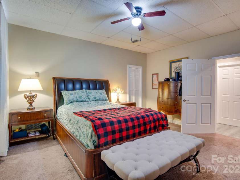 181 Edgewater Road, Hickory, NC 28601.  MLS# CAR4250926, YatesRealty ID 12505. 