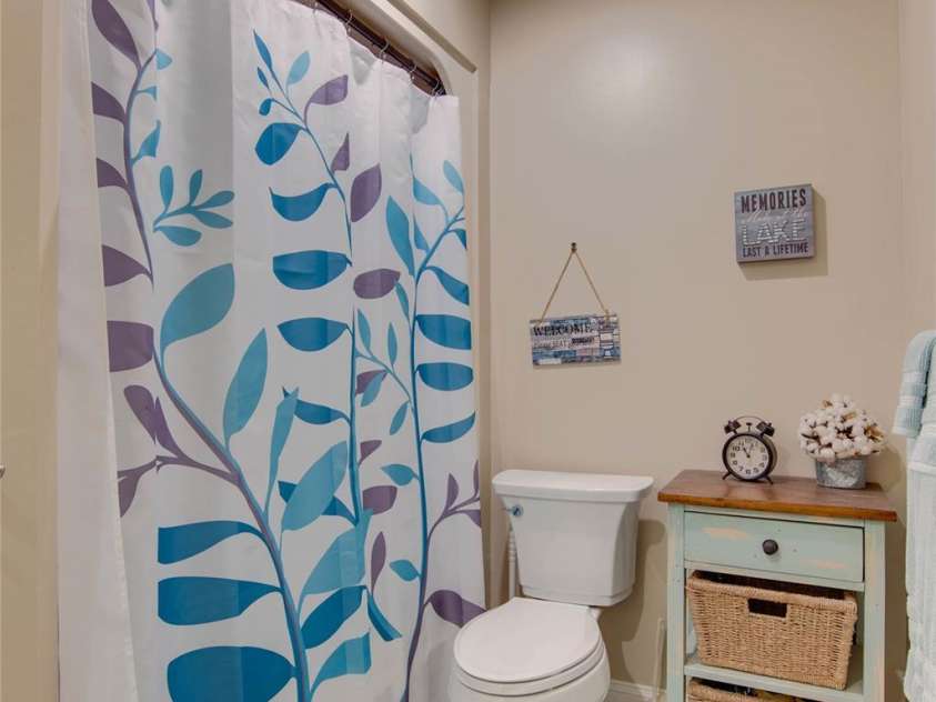 181 Edgewater Road, Hickory, NC 28601.  MLS# CAR4250926, YatesRealty ID 12505. 