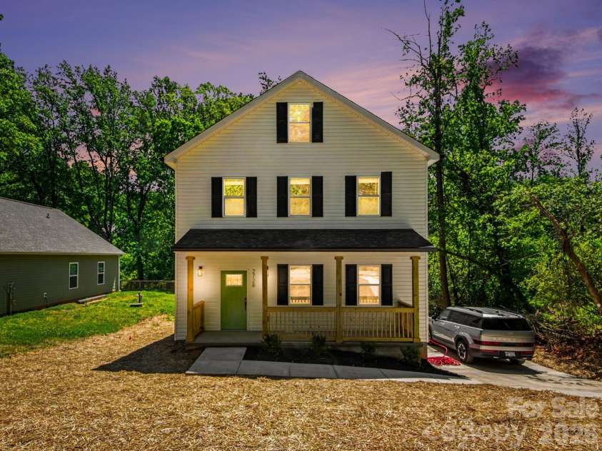 2728 Crawford Avenue, Gastonia, NC 28052.  MLS# CAR4370969, YatesRealty ID 12507. 