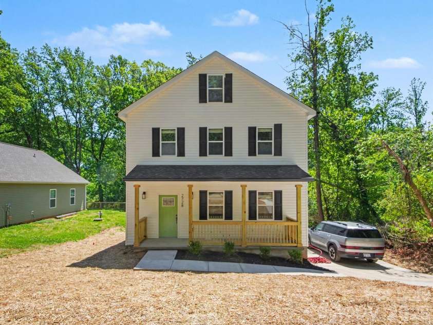 2728 Crawford Avenue, Gastonia, NC 28052.  MLS# CAR4370969, YatesRealty ID 12507. 