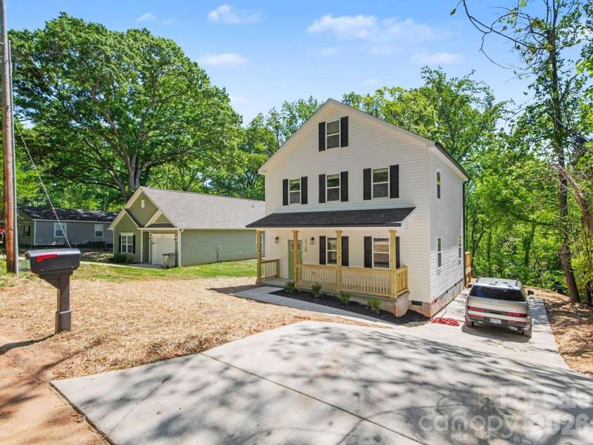 2728 Crawford Avenue, Gastonia, NC 28052.  MLS# CAR4370969, YatesRealty ID 12507. 