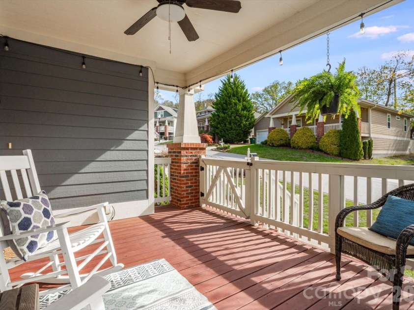 20 Byrdcliffe Lane, Asheville, NC 28805.  MLS# CAR4370991, YatesRealty ID 12508. 