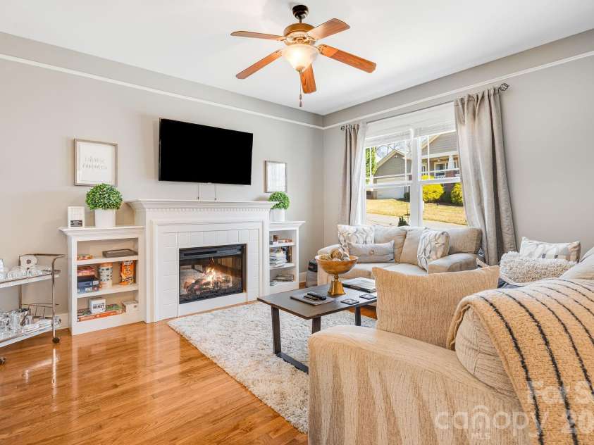 20 Byrdcliffe Lane, Asheville, NC 28805.  MLS# CAR4370991, YatesRealty ID 12508. 