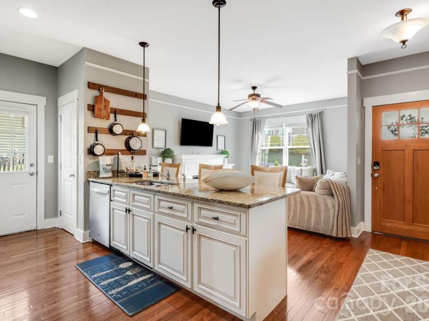 20 Byrdcliffe Lane, Asheville, NC 28805.  MLS# CAR4370991, YatesRealty ID 12508. 