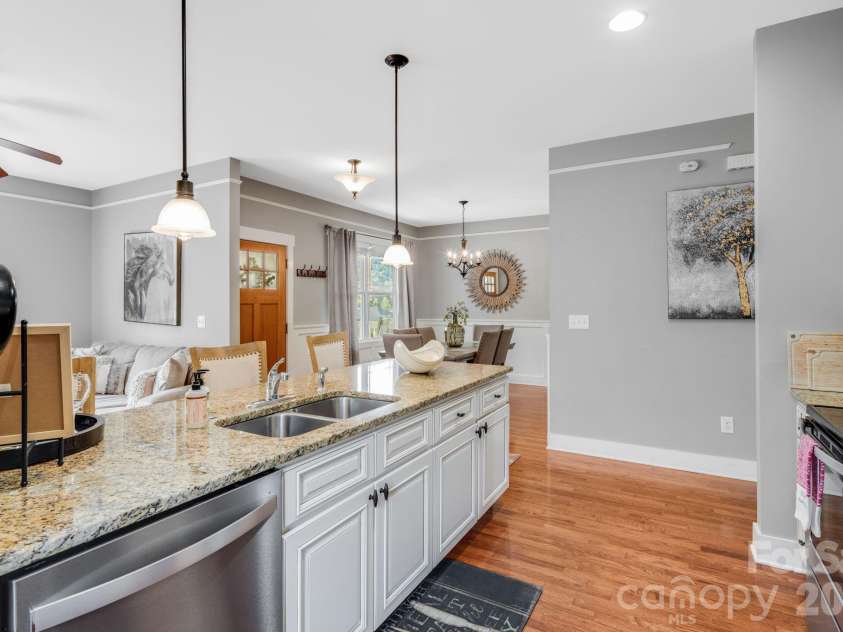 20 Byrdcliffe Lane, Asheville, NC 28805.  MLS# CAR4370991, YatesRealty ID 12508. 