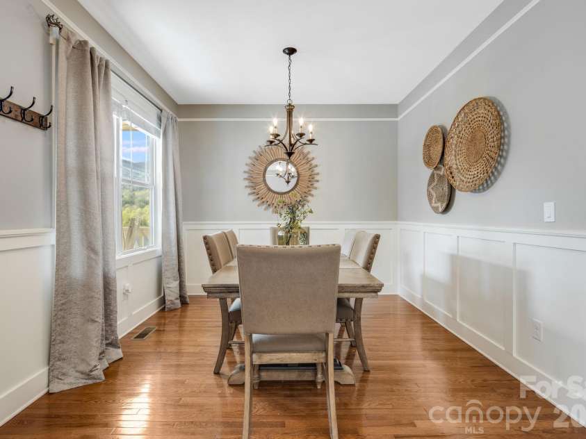 20 Byrdcliffe Lane, Asheville, NC 28805.  MLS# CAR4370991, YatesRealty ID 12508. 