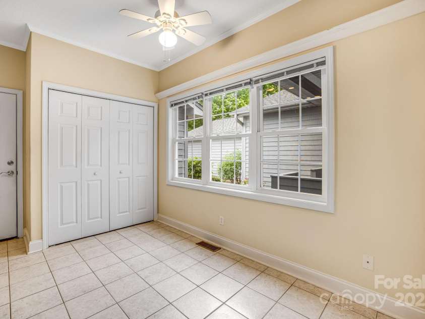 20 Holiday Drive, Arden, NC 28704.  MLS# CAR4186032, YatesRealty ID 12508. Breakfast Nook & Laundry