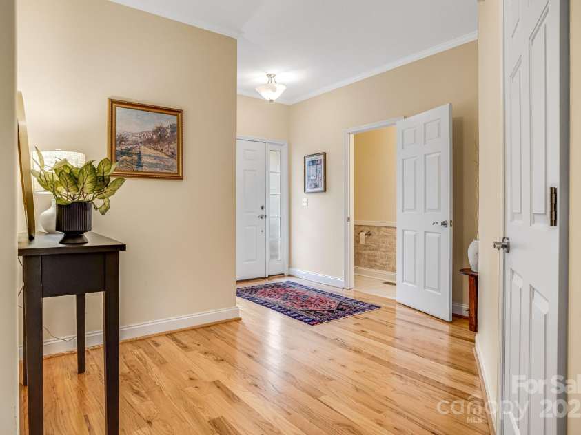 20 Holiday Drive, Arden, NC 28704.  MLS# CAR4186032, YatesRealty ID 12508. Foyer