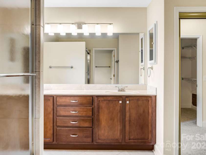 20 Holiday Drive, Arden, NC 28704.  MLS# CAR4186032, YatesRealty ID 12508. Upstairs Primary Bath