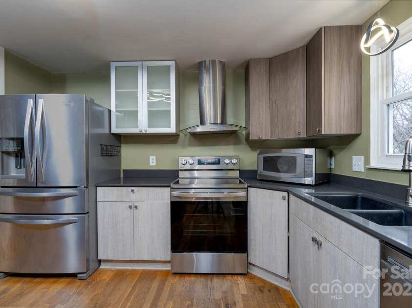 6726 Wannamaker Lane, Charlotte, NC 28226.  MLS# CAR4209016, YatesRealty ID 12509. 