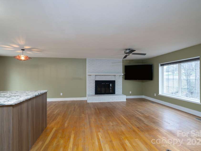 6726 Wannamaker Lane, Charlotte, NC 28226.  MLS# CAR4209016, YatesRealty ID 12509. 