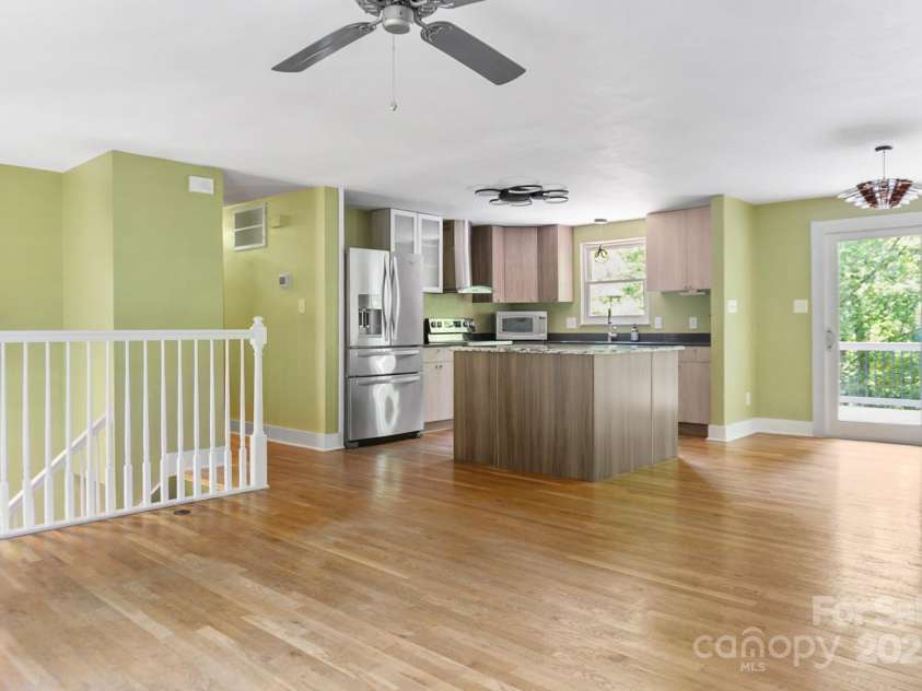 6726 Wannamaker Lane, Charlotte, NC 28226.  MLS# CAR4209016, YatesRealty ID 12509. 