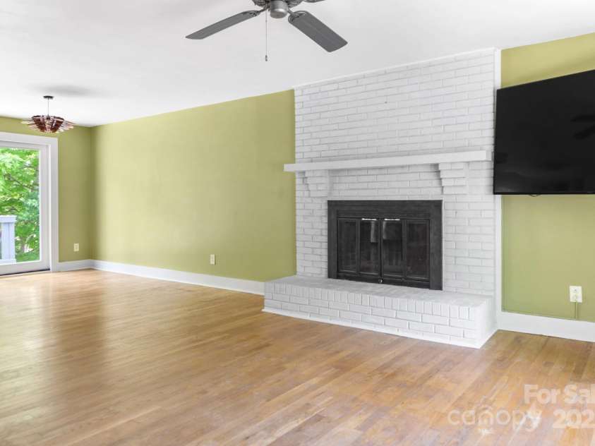 6726 Wannamaker Lane, Charlotte, NC 28226.  MLS# CAR4209016, YatesRealty ID 12509. 