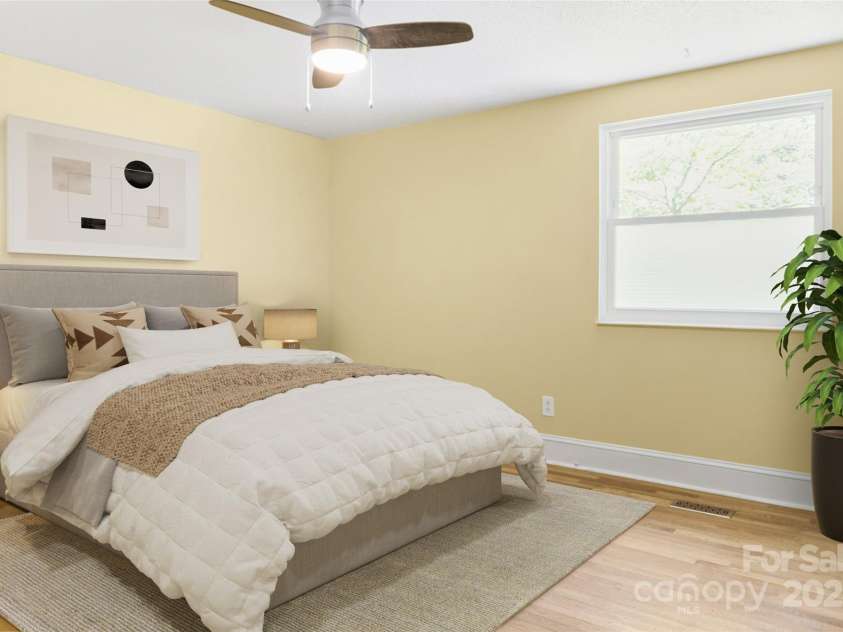 6726 Wannamaker Lane, Charlotte, NC 28226.  MLS# CAR4209016, YatesRealty ID 12509. 