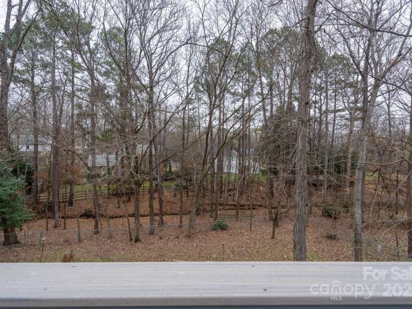 6726 Wannamaker Lane, Charlotte, NC 28226.  MLS# CAR4209016, YatesRealty ID 12509. Peaceful backyard