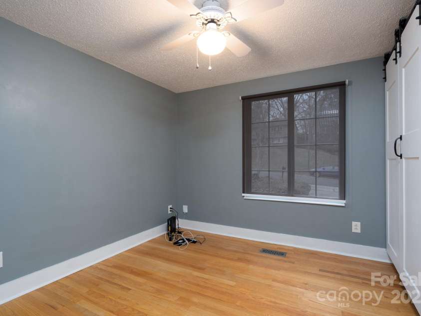 6726 Wannamaker Lane, Charlotte, NC 28226.  MLS# CAR4209016, YatesRealty ID 12509. Secondary bedroom