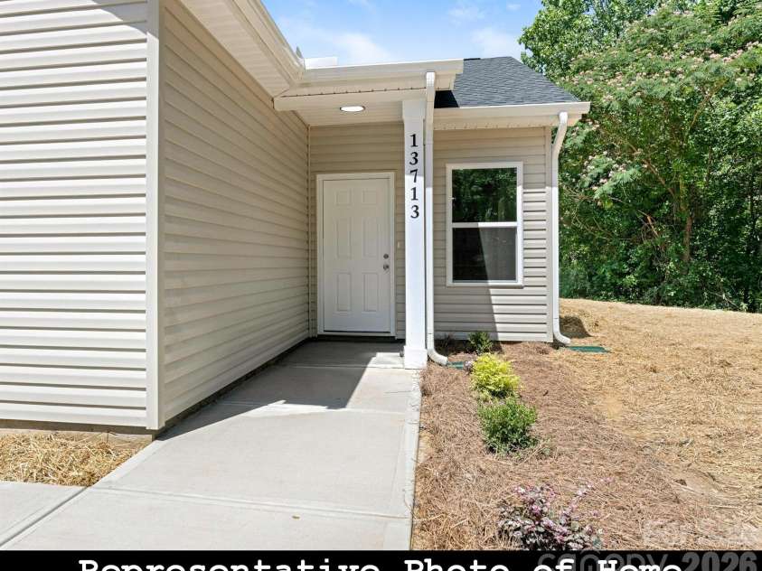 962 Hoskins Road, Charlotte, NC 28208.  MLS# CAR4345128, YatesRealty ID 12509. 