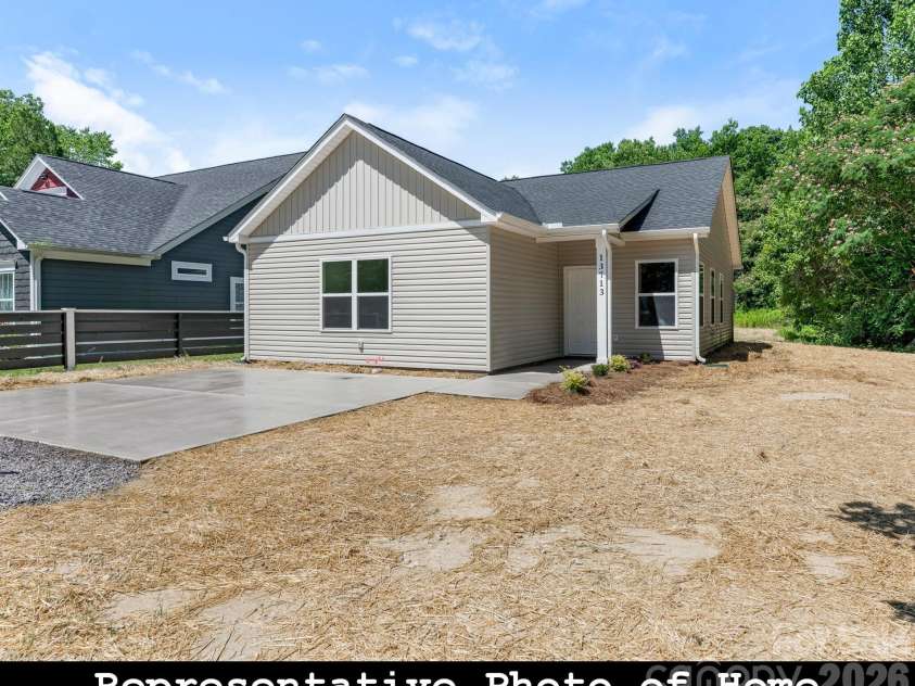 962 Hoskins Road, Charlotte, NC 28208.  MLS# CAR4345128, YatesRealty ID 12509. 