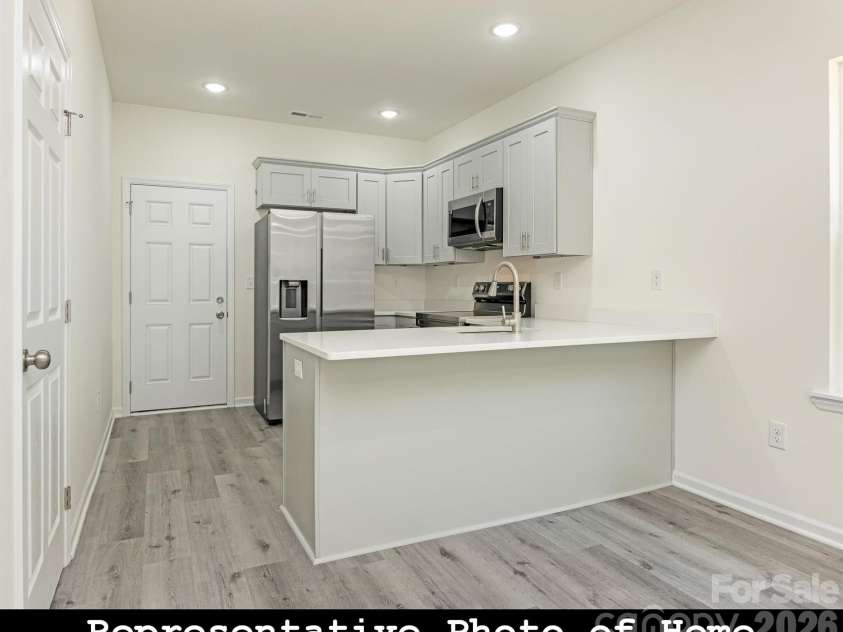 962 Hoskins Road, Charlotte, NC 28208.  MLS# CAR4345128, YatesRealty ID 12509. 