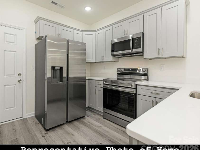 962 Hoskins Road, Charlotte, NC 28208.  MLS# CAR4345128, YatesRealty ID 12509. 