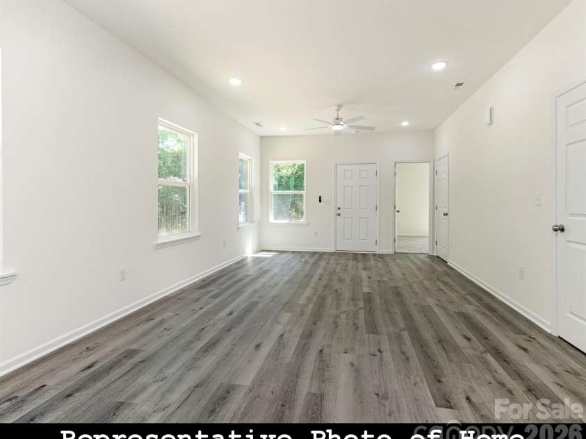962 Hoskins Road, Charlotte, NC 28208.  MLS# CAR4345128, YatesRealty ID 12509. 